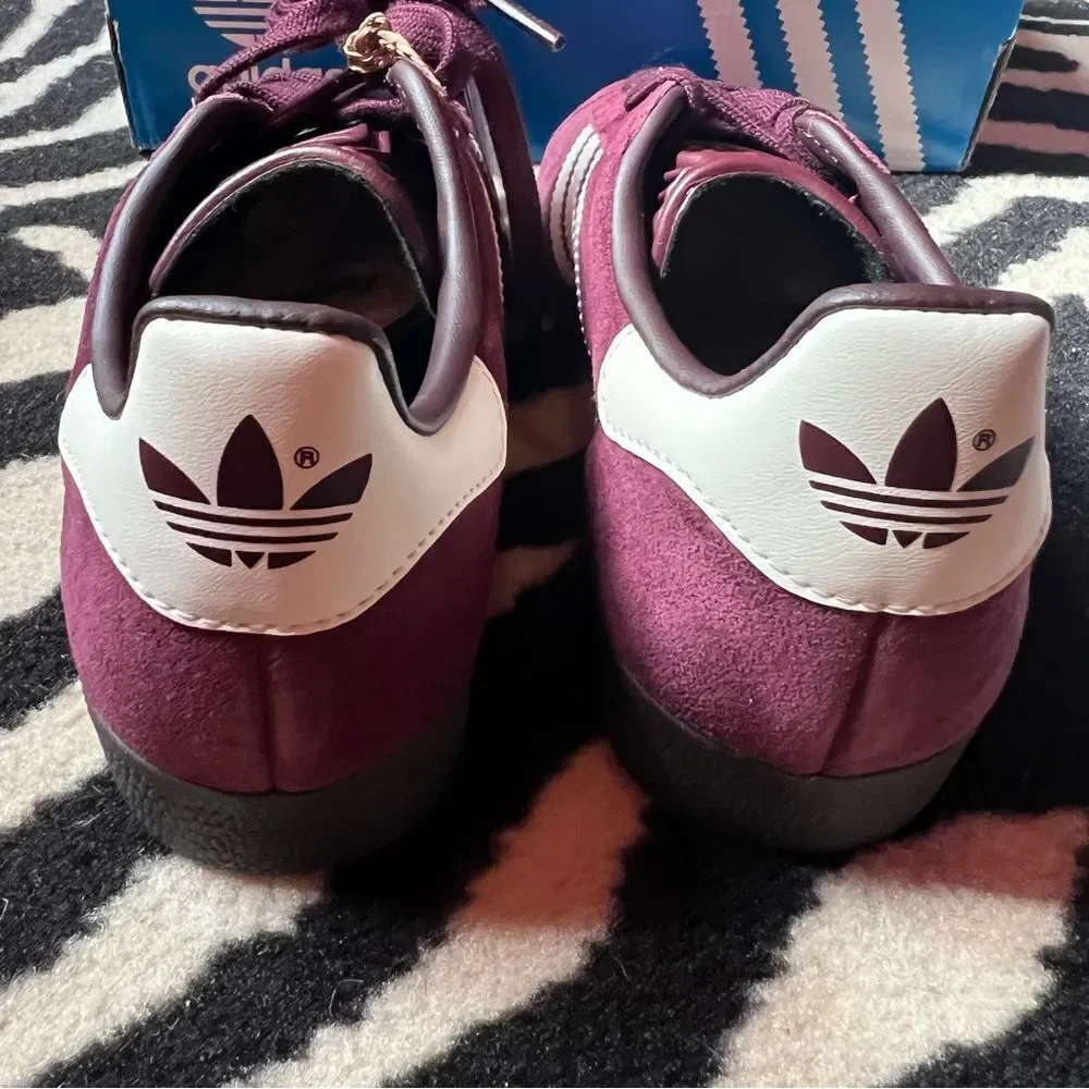 NWT Adidas Gazelle Sneakers Maroon Size Men 5.5/Women 6.5 - Picture 12 of 15